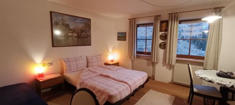 Image: Room with breakfast